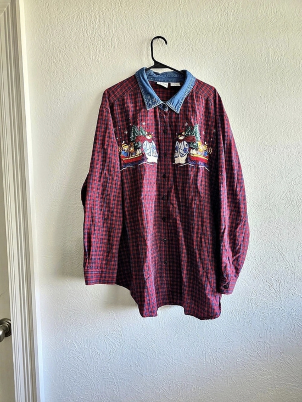 Cozy Bobbie Brooks Women's Plaid Button Down Shirt With Holiday Embroidery 28W